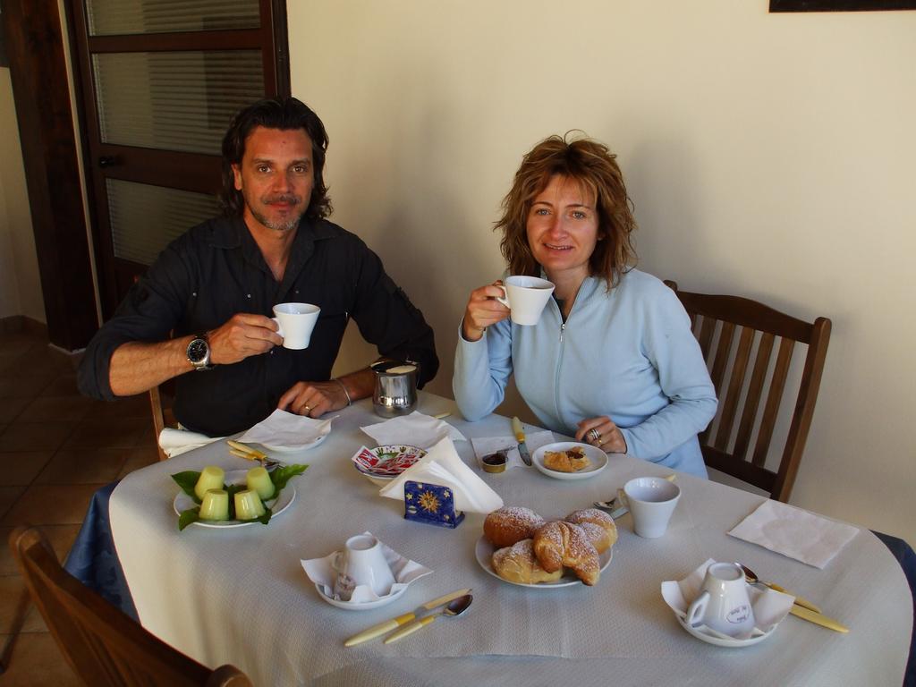 Cabrera House Bed & Breakfast Pozzallo Bagian luar foto