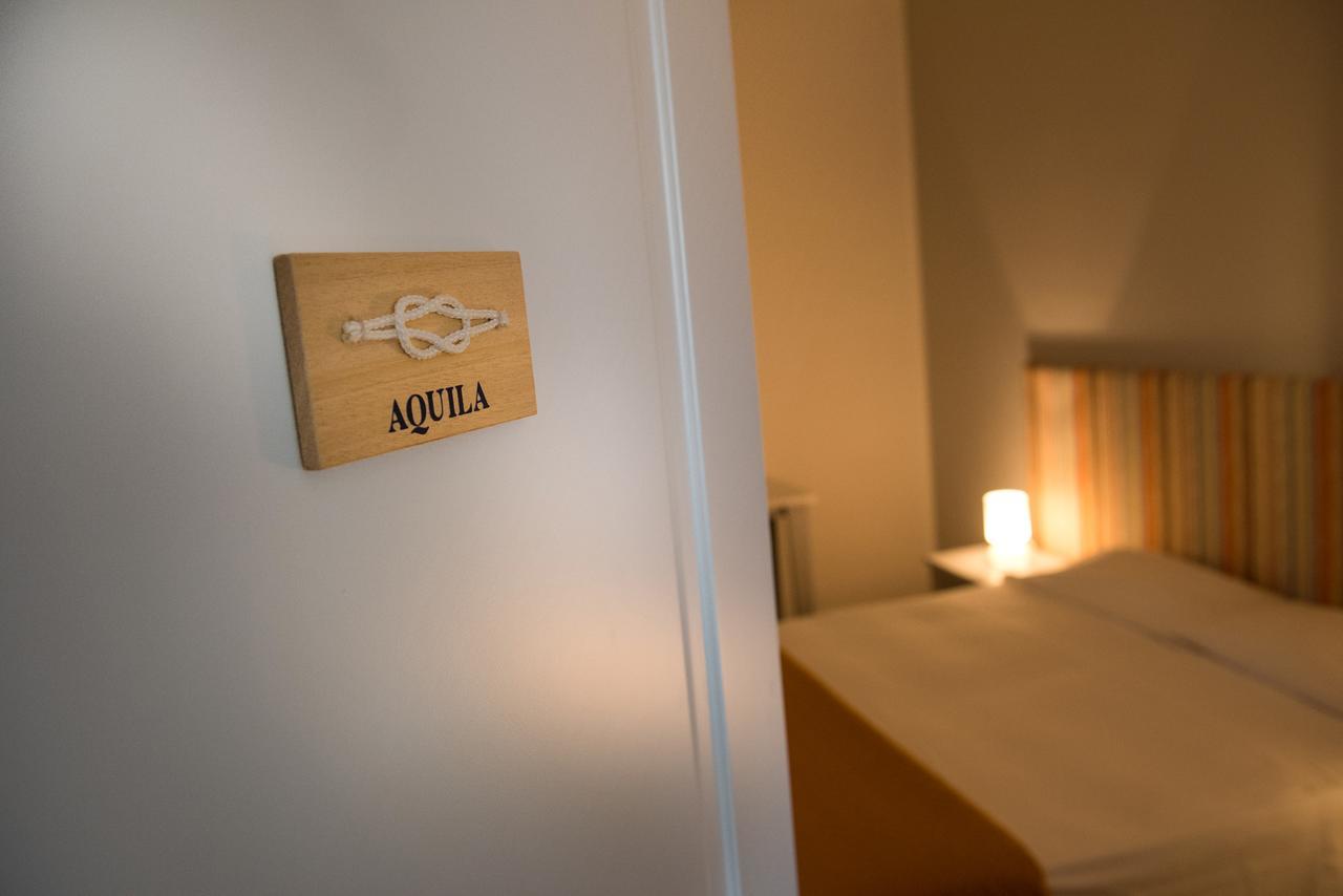 Cabrera House Bed & Breakfast Pozzallo Bagian luar foto
