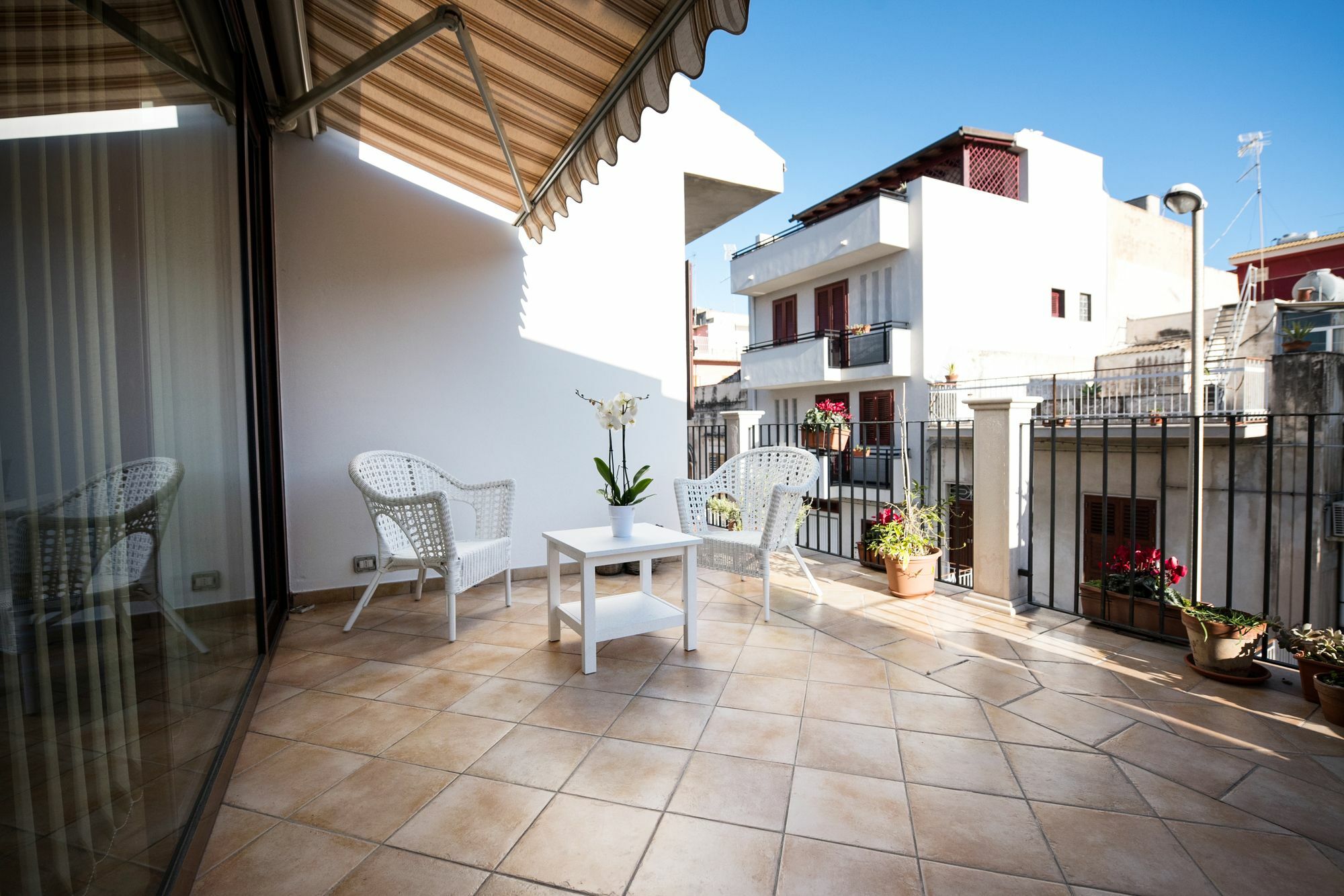 Cabrera House Bed & Breakfast Pozzallo Bagian luar foto